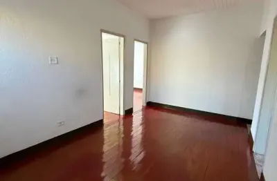 Casa com 2 quartos para alugar no Centro, Poços de Caldas 