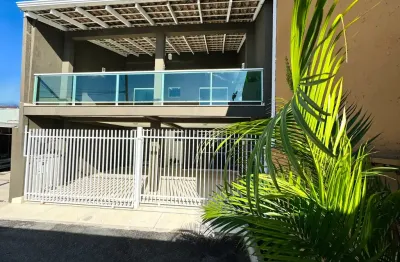 Sobrado espaçoso dentro de condomínio próximo ao jacomar