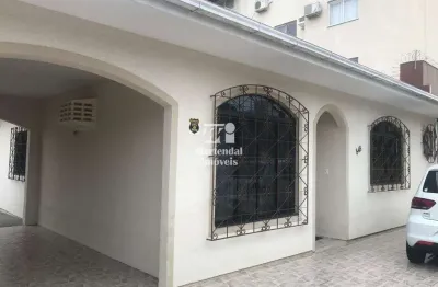 Casa 04 Quartos, sendo 03 suites - Jardim Cidade de Florianópolis - mrt