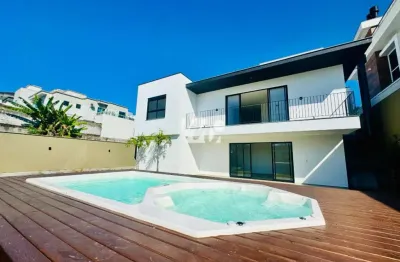 Casa com 3 quartos à venda na Rua das Camélias, 897, Pedra Branca, Palhoça