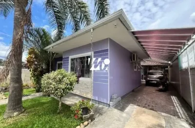 Casa com 3 quartos à venda na Rua dos Araçás, 94, Madri, Palhoça