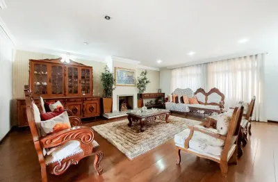 Maravilhoso sobrado com 5 quartos | 380 m² | excelente localização