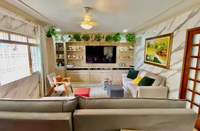 Casa dos sonhos com piscina e espaço gourmet – pronta para morar e aproveitar!