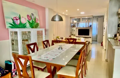 Charmosa, prática e com home office: a casa perfeita no jockey club!