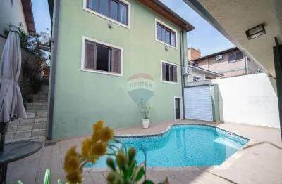 Casa a venda na granja viana de 4 quartos sendo 1 suíte, com piscina  por r$ 1.595.000,00 – residencial jardim das flores - granja viana - cotia/sp.