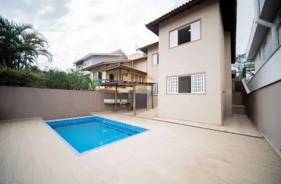 Casa a venda na granja viana de 4 quartos com piscina por r$ 1.200.000,00 - granja viana - cotia
