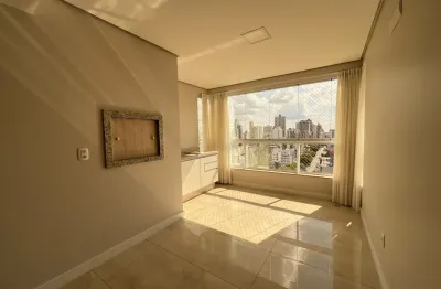 Apartamento com 03 quartos, sendo 01 suíte, localizado pertinho do mercado royal