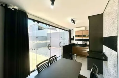 Belíssima casa à venda com 3 dormitórios, sendo 1 suíte master com closet, com vista livre em condomínio fechado - jundiaí sp.