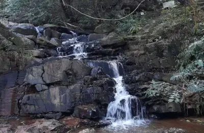 Casa térrea à venda em condomínio com cachoeira, 3 dormitórios, 1 suíte, piscina, área de lazer, itupeva-sp