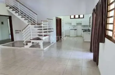 Excelente casa térrea, 4 dormitórios, 2 suítes, escritório, área gourmet, varanda e um grande quintal gramado, localizada no santa giovana, jundiaí-sp