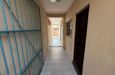 Casa térrea com 2 dormitórios,  sala,  cozinha, 2 banheiros,  3 vagas, terreno com 656m2,  vila real, várzea paulista-sp