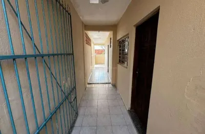 Casa térrea com 2 dormitórios,  sala,  cozinha, 2 banheiros,  3 vagas, terreno com 656m2,  vila real, várzea paulista-sp