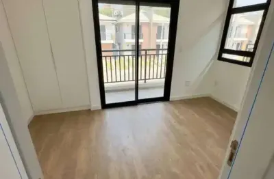 Lindo e novo sobrado em condomínio com lazer, 2 suítes,  sala 2 ambientes,  cozinha, lavanderia,  varanda, quintal e 2 vagas no bairro jd. carolina,  jundiaí-sp