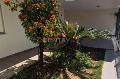 Casa térrea em excelente localização. Jardim Cica. Comercial ou Residencial.