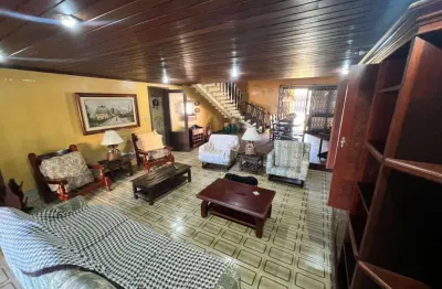 Casa 5 dormitórios à venda no bairro centro com 280 m² de área privativa - 2 vagas de garagem