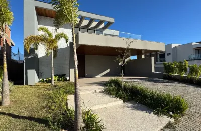 Sobrado 3 suites com piscina a venda condominio arborais