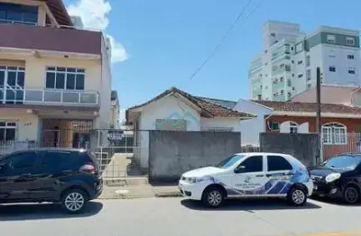 Terreno à venda no Barreiros, São José 