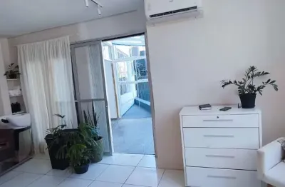 Sala comercial para alugar na rua tereza cristina, 60, canto, florianópolis por r$ 3.500