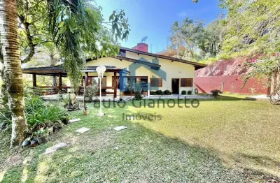 Casa em condomínio fechado com 5 quartos à venda na Rua São Lourenço, 250, Águas da Fazendinha, Carapicuíba