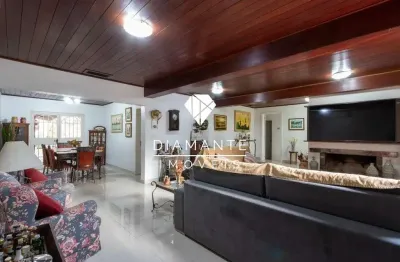 Casa com 4 quartos à venda na avenida guaíba, vila assunção, porto alegre por r$ 1.349.000