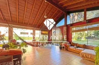 Casa com 4 quartos à venda na rua doutor armando barbedo, tristeza, porto alegre por r$ 3.299.000