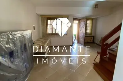 Casa em condomínio fechado com 2 quartos à venda na avenida edgar pires de castro, hípica, porto alegre por r$ 450.000