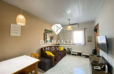 Casa com 2 quartos à venda na rua seno antônio cornely, hípica, porto alegre por r$ 300.000