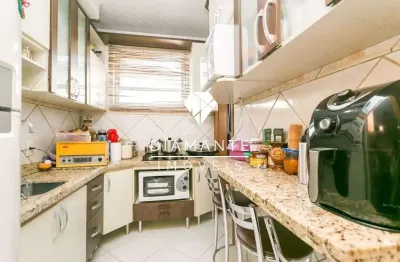 Apartamento com 2 quartos à venda na rua padre joão batista reus, camaquã, porto alegre por r$ 261.000