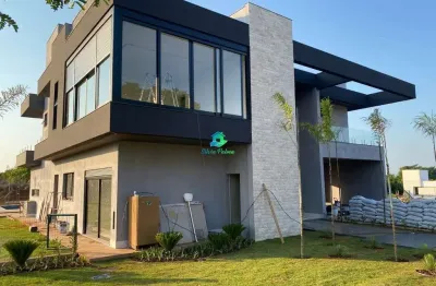 Casa em condomínio fechado com 5 quartos à venda no Condomínio Vitória Golf