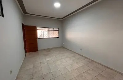 Planalto verde 02 dormitórios suite garagem coberta