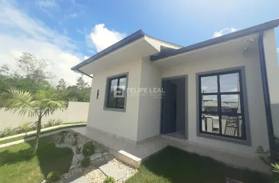 Excelente casa com 02 dormitórios (01 suíte) e amplo quintal em forquilhas – são josé/sc