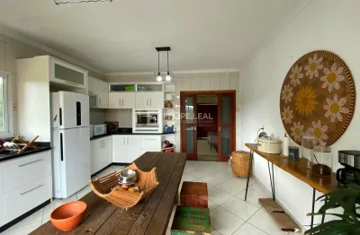 Casa charmosa 03 dormitórios 02 suitesa venda em forquilhas -são josé