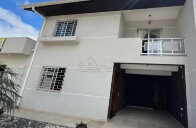 Casa com 3 quartos à venda na rua josé miranda de castro, 31, portão, curitiba, 111 m2 por r$ 750.000