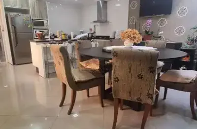 Casa com 4 quartos à venda na rua doutor manoel francisco ferreira correia, 3, portão, curitiba, 350 m2 por r$ 1.150.000