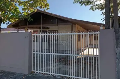 Casa com 3 quartos à venda na rua sereia, 33, shangri-lá, pontal do paraná, 120 m2 por r$ 479.000