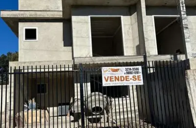 Casa à venda na rua pinheiro machado, 86, fazendinha, curitiba por r$ 780.000