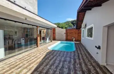 Casa plana, com 2 dormitórios à venda, 143 m² por r$ 650.000 - guanabara - joinville/sc