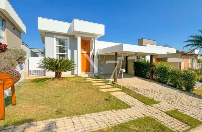 Casa térrea condomínio, 3 dormitórios, área de lazer completa.