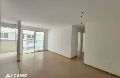 Asset imóveis vende apartamento com varanda e 2 quartos (1suíte), 71m², por r$ 620.000 - centro - niterói/rj