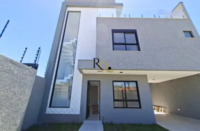 Sobrado tríplex novo terraço gourmet e amplo quintal acabamento alto padrão