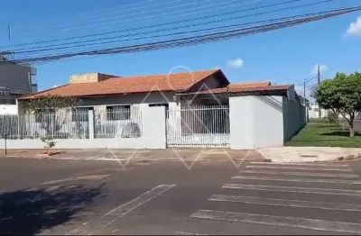Casa 4dormitórios (1 suite) 300m2 4vagas, com piscina, rolãndia.