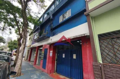 Prédio de 3 andares, 858m2, em localização privilegiada