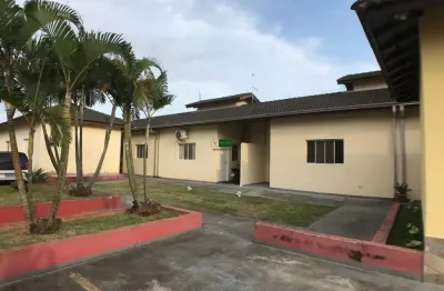 Casa a venda em condomínio bairro golfinho em caraguatatuba