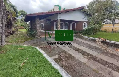 Casa com 4 quartos para alugar no Centro, Caraguatatuba 