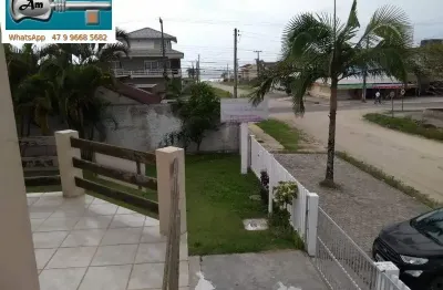 Alugo sobrado com ar condicionado nos dormitórios a 150 m da prais