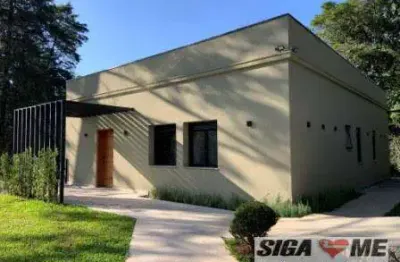 Vende-se ou aluga-se casa nova na estancia/ área privativa de 405m²