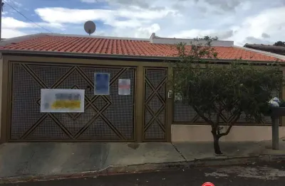 Casa a venda em marília no jardim comerciários. agende uma visita!