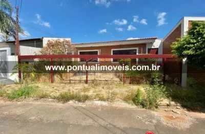 Casa à venda marília jardim acapulco | casa com piscina 4 quartos suíte edícula | pontual imóveis marília sua imobiliária em marília sp
