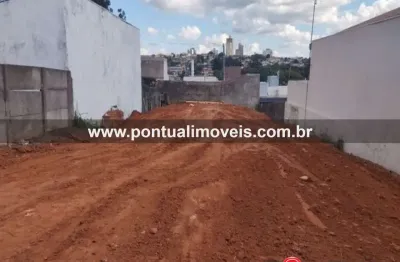 Terreno à venda no alto cafezal marília | 165m² para investir ou construir | invista já! pontual imóveis sua imobiliária em marília.