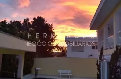 Casa de alto padrão disponível para venda, com 5 suítes, 6 vagas em alphaville